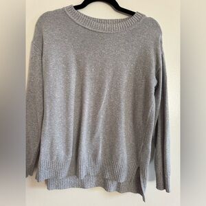 Old Navy Light Gray Crewneck Sweater